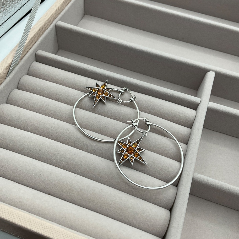 silver hoop earrings with amber stars - Picture 4 of 4